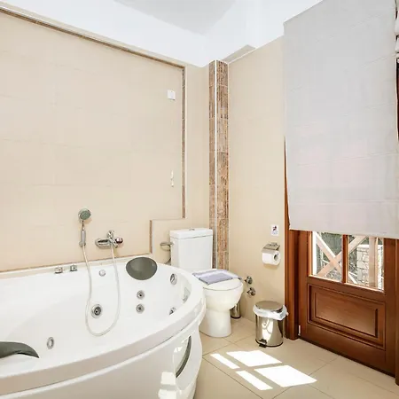 Lägenhetshotell Kazaviti Luxury 4*