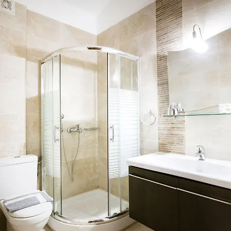 Lägenhetshotell Kazaviti Luxury 4*